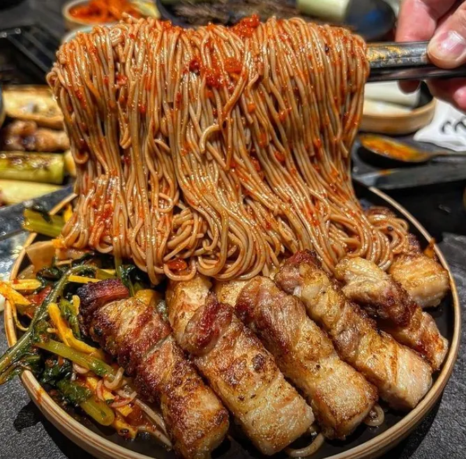 생방송투데이 돼지고기구이 합정 홍대 육지 식당, 입안에서 터지는 육즙의 향연, 합정 BEST 3 인정 맛집